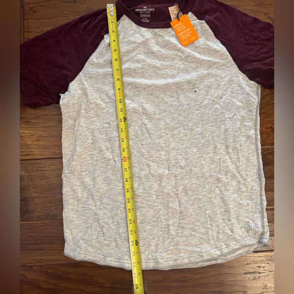 American Eagle NWT Men’s Active Flex T-Shirt Gray Burgundy Size M - Picture 5 of 7
